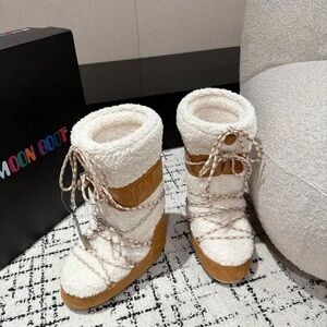 Moon Boot Women's Cream and Tan Winter Boots